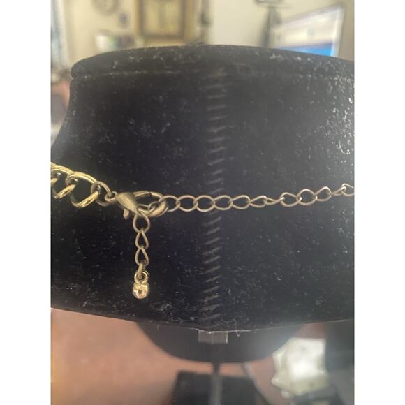 Metal Shells And Tassel Necklace - Picture 5 of 5